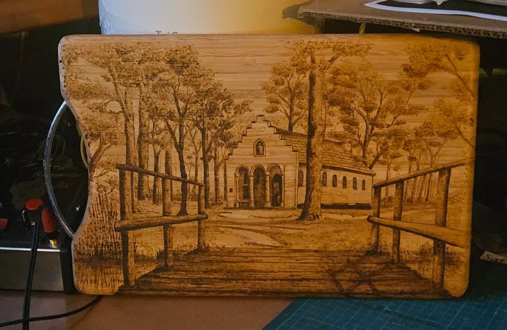 Snijplank met pyrografie Heilige Eik Oirschot, Ophalen, Nieuw