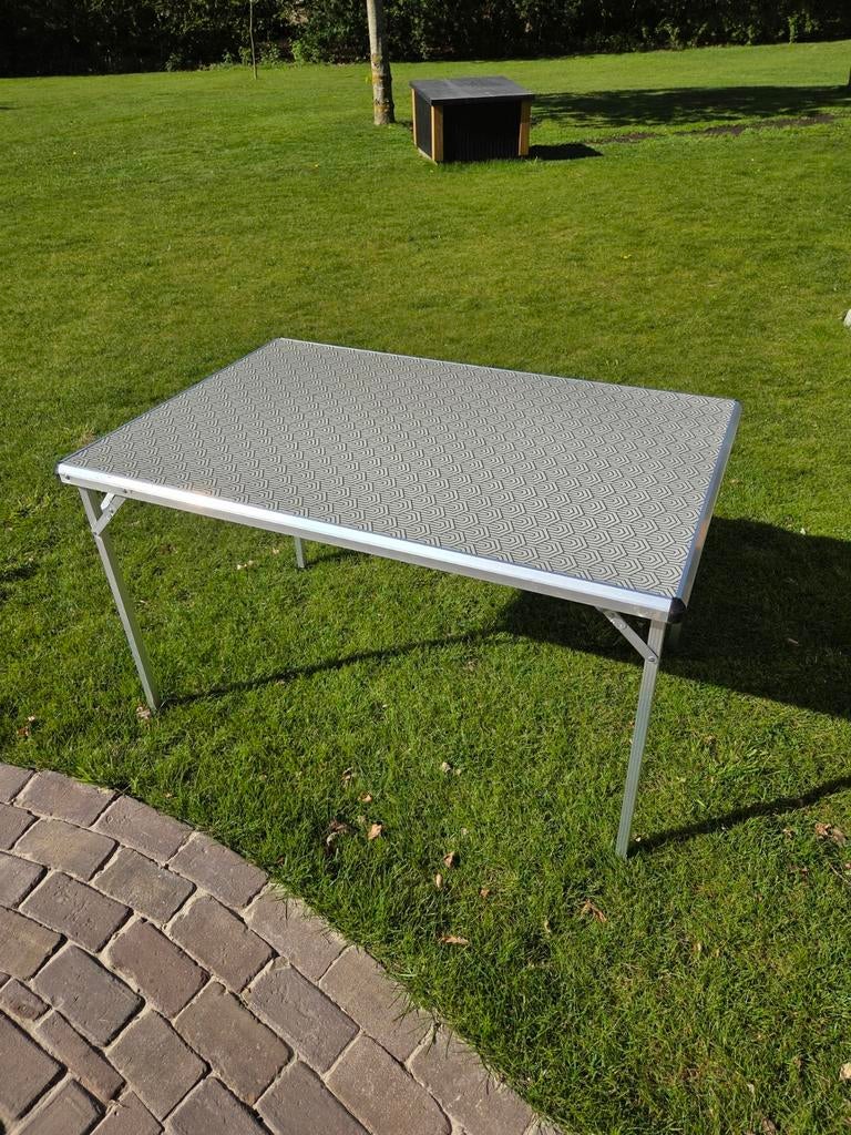 Opklapbare aluminium campingtafel / tuintafel, Ophalen, Gebruikt, Campingtafel