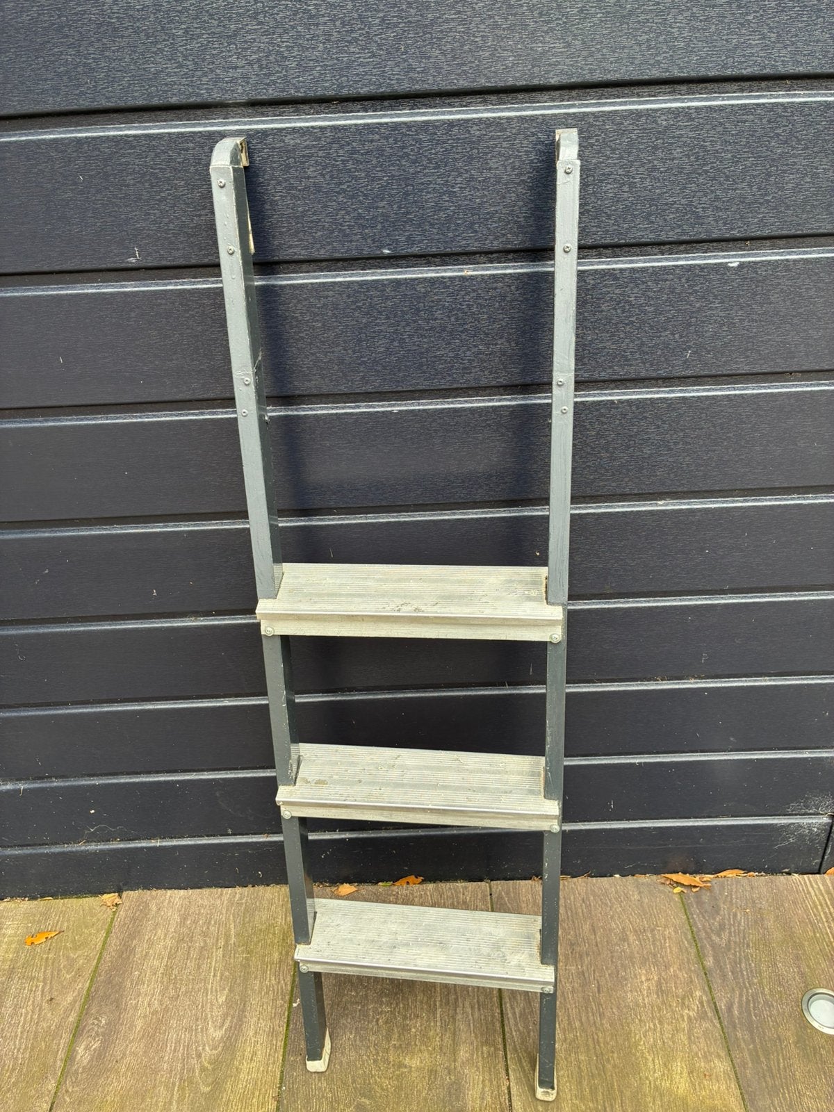 Trapje voor camperbed, Ophalen, Zo goed als nieuw