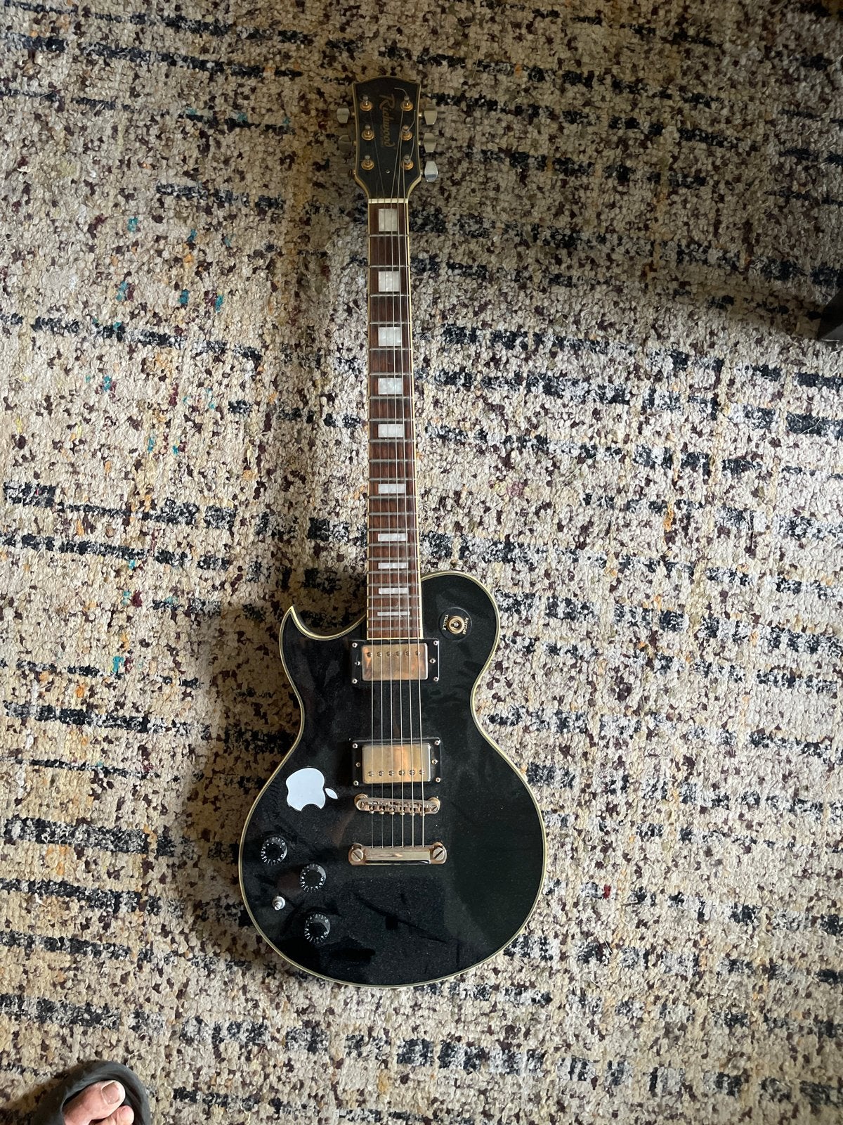 Richwood elektrische linkshandigegitaar met Apple logo, Ophalen, Gebruikt, Solid body, Overige merken