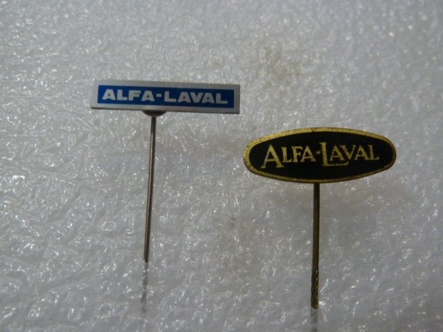2 vintage Alfa-Laval speldjes, Verzamelen, Ophalen of Verzenden, Gebruikt, Merk, Speldje of Pin