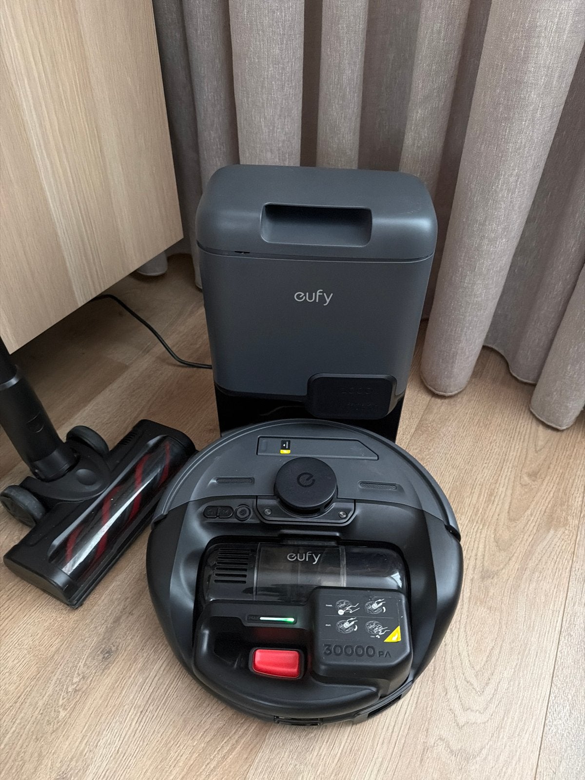 Eufy Robotstofzuiger met zelfreinigend station, Ophalen, Automatisch legen, Zo goed als nieuw, Robotstofzuiger