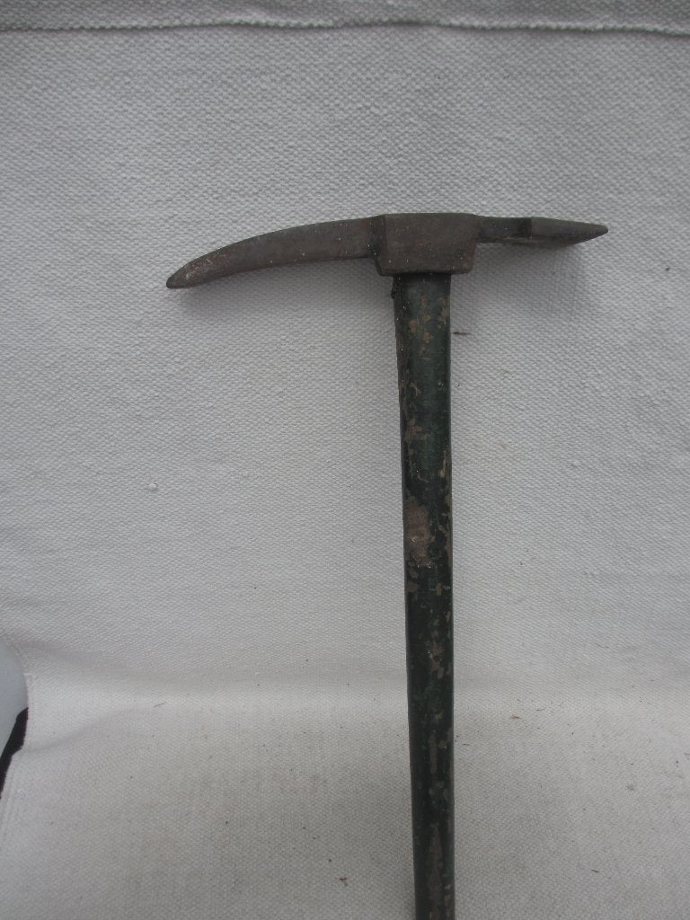 Belgische helm 1955 en militaire bijl wo2, Verzamelen, Ophalen of Verzenden, Landmacht, Nederland, Overige typen