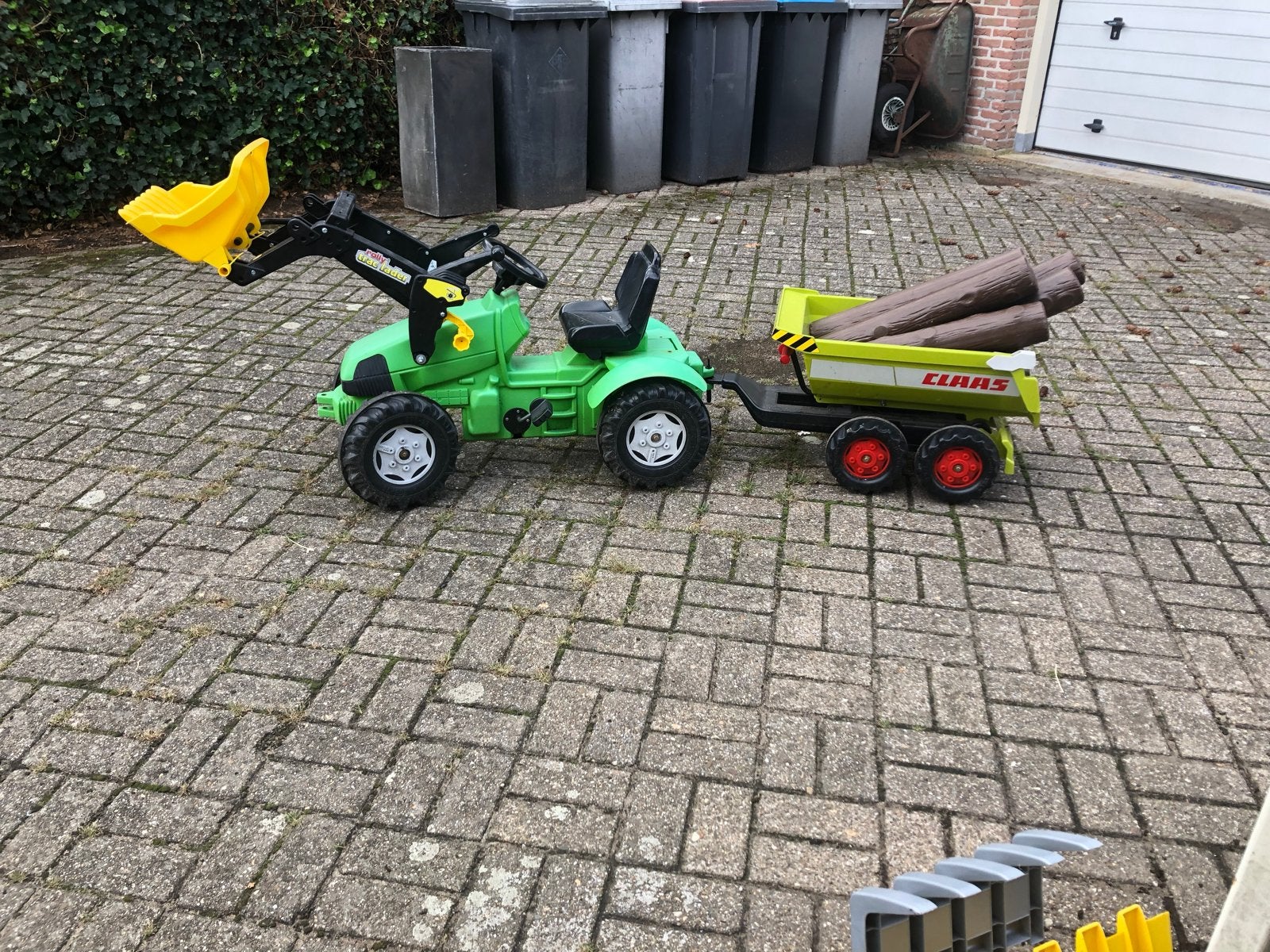 Claas traptractor met voorlader en aanhanger, Ophalen, Gebruikt