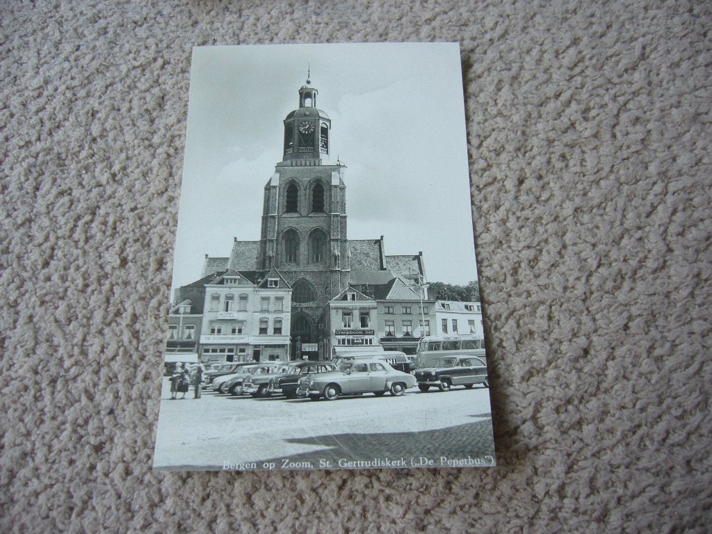BERGEN OP ZOOM =  ST. GERTRUDISKERK  DE PEPERBUS, Ophalen of Verzenden, 1940 tot 1960, Ongelopen, Noord-Brabant