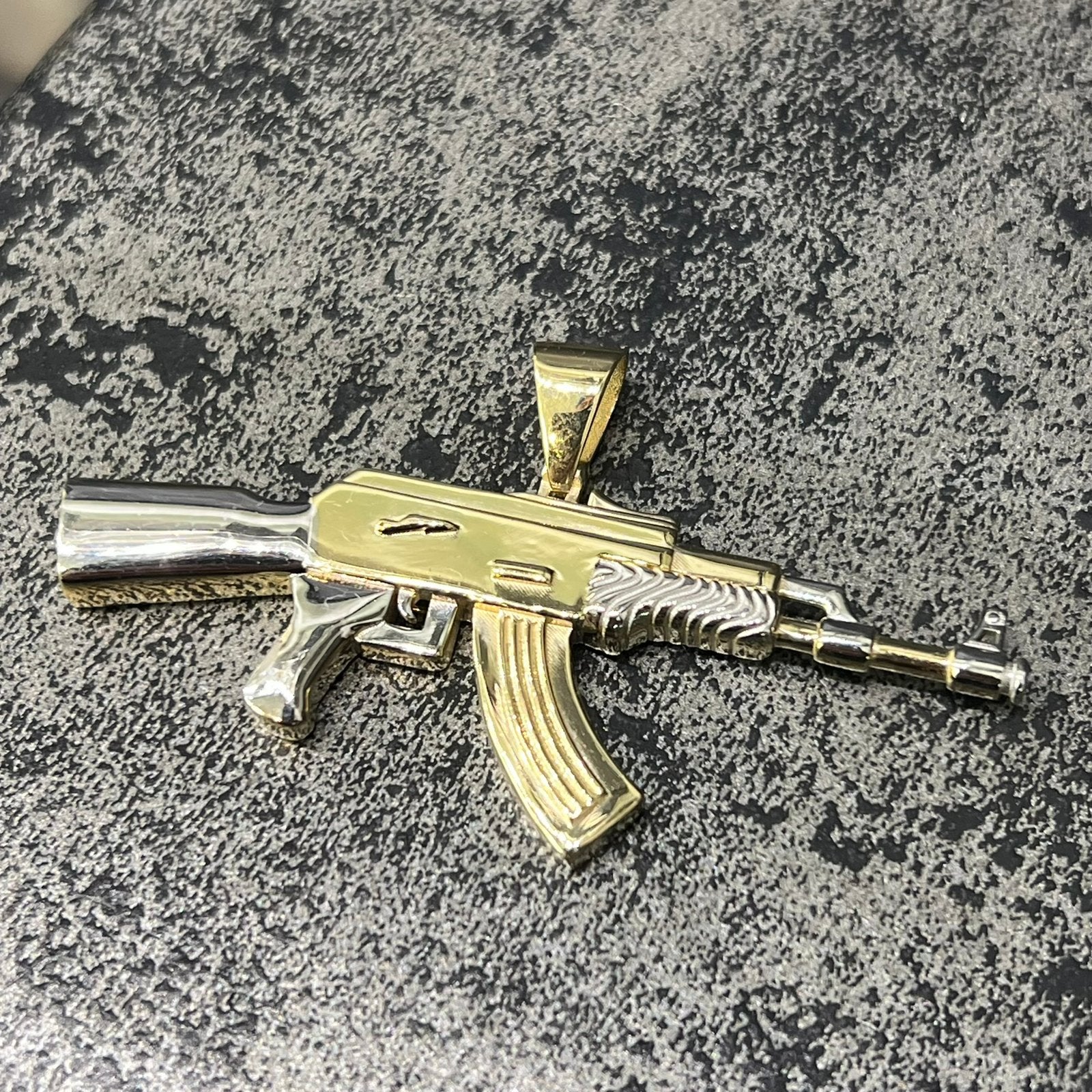 14k gouden hanger nieuw wapen geweer, Ophalen of Verzenden