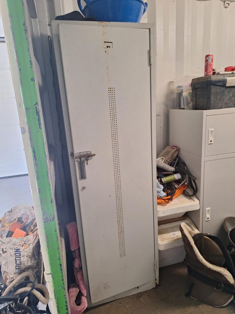 Mooie zadel kast te koop, Ophalen