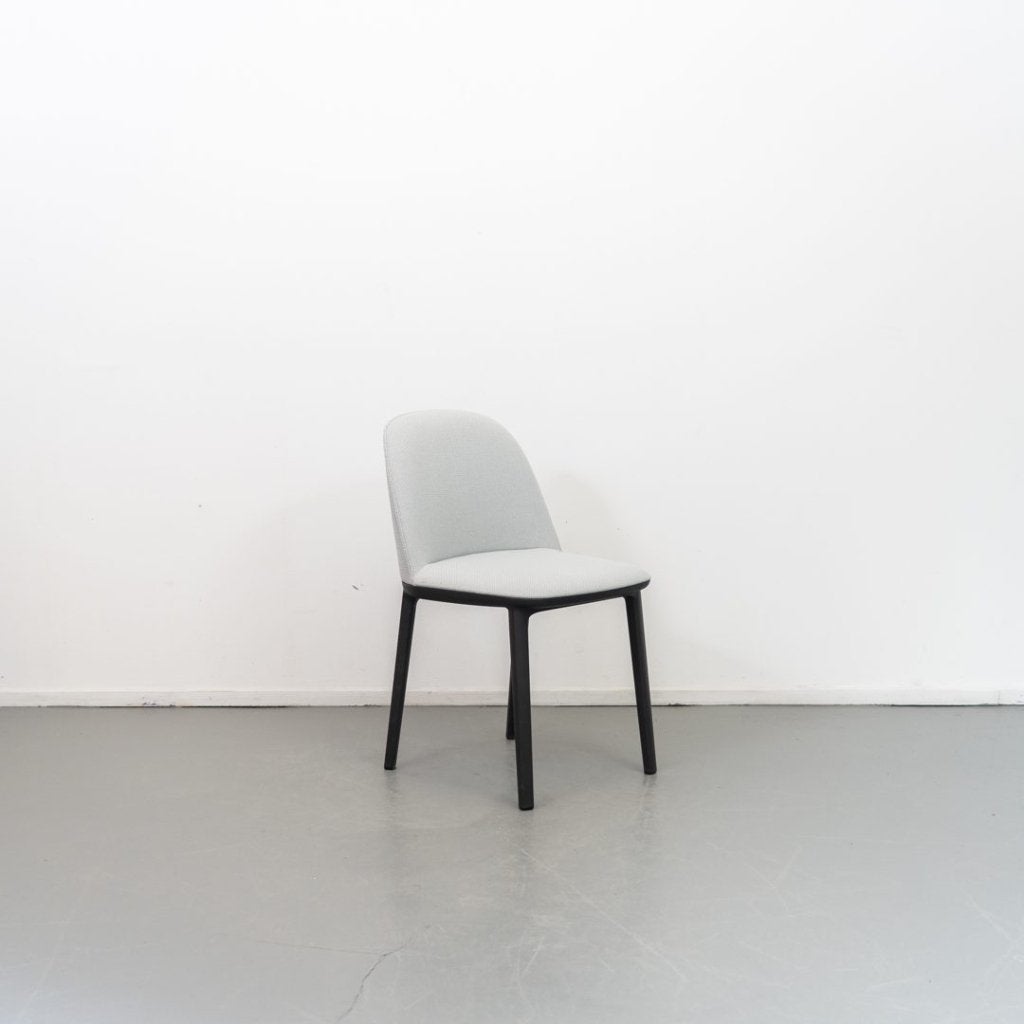 Vitra Softshell Stoel Ice Blue Stof - Zwart