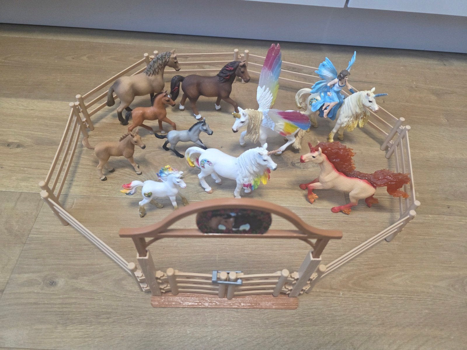 Schleich paardenwei, paarden, veulens, Bayala - 10 paarden, Verzamelen, Dierenverzamelingen, Ophalen of Verzenden, Zo goed als nieuw