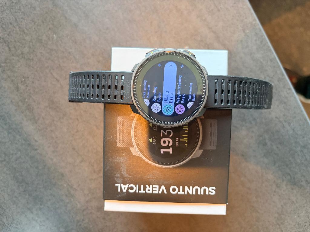 Suunto vertical, Ophalen, Zwart, Zo goed als nieuw, Suunto