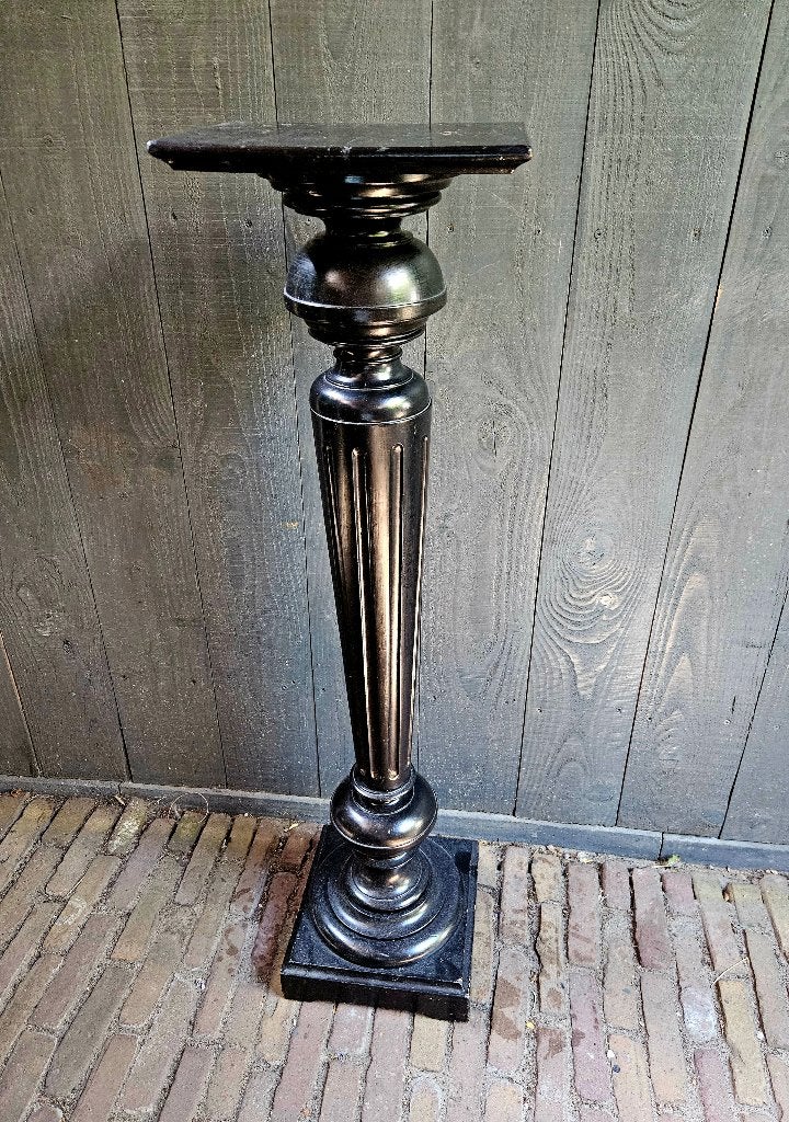 Klassieke houten pilaar, Ophalen, Gebruikt