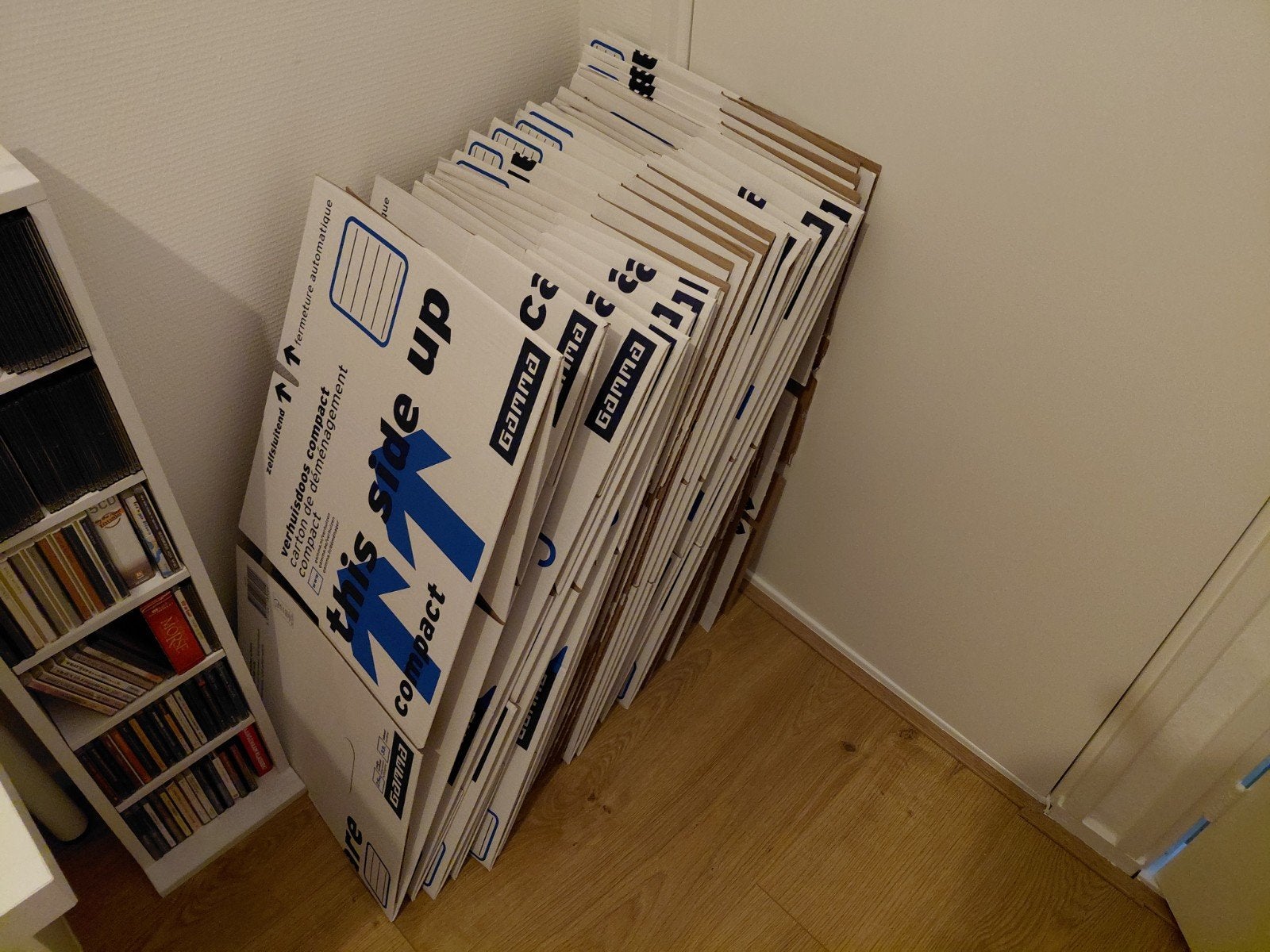 Verhuisdozen gebruikt 22 stuks 25kg 33L, Ophalen, Opvouwbaar, Minder dan 50 cm, Minder dan 40 cm