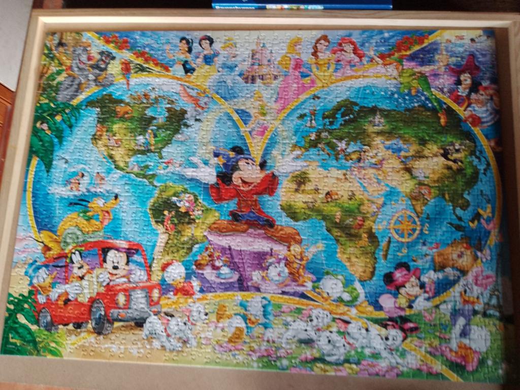 Disney's wereldkaart 1000st COMPLEET Ravensburger 157853, Ophalen of Verzenden, 500 t/m 1500 stukjes, Zo goed als nieuw