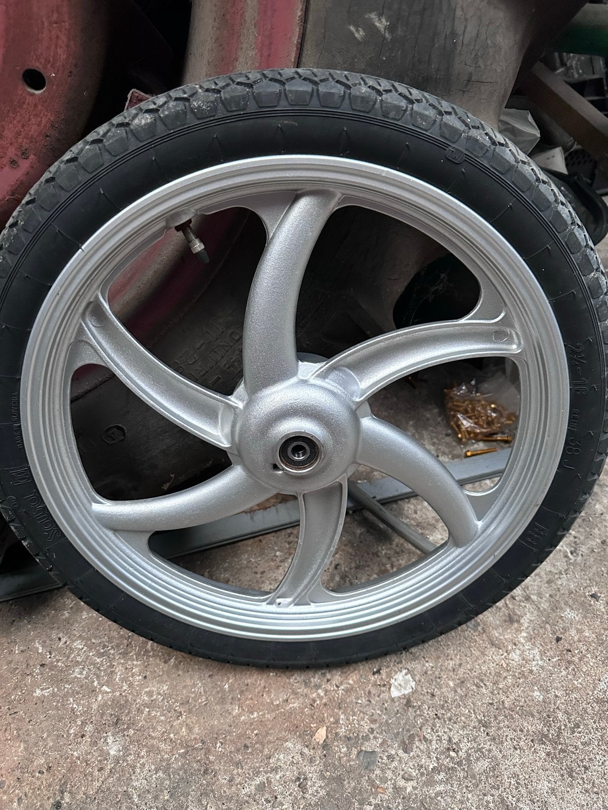 Tomos velgen met harde banden, Ophalen of Verzenden, Gebruikt, Overige typen, Tomos