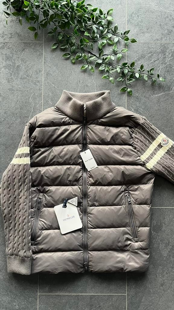 Moncler jas, Verzenden, Zo goed als nieuw, Maat 46 (S) of kleiner, Grijs