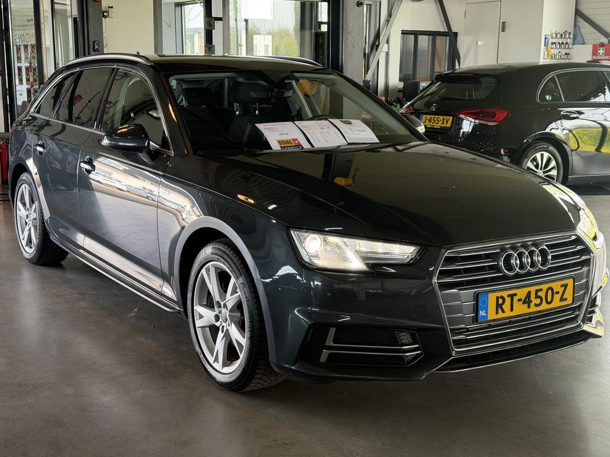 Audi A4 Avant 2.0 TFSI MHEV 190pk S-Line Sport Edautomaat, Auto's, Audi, Stof, Gebruikt, 1984 cc, Metallic lak