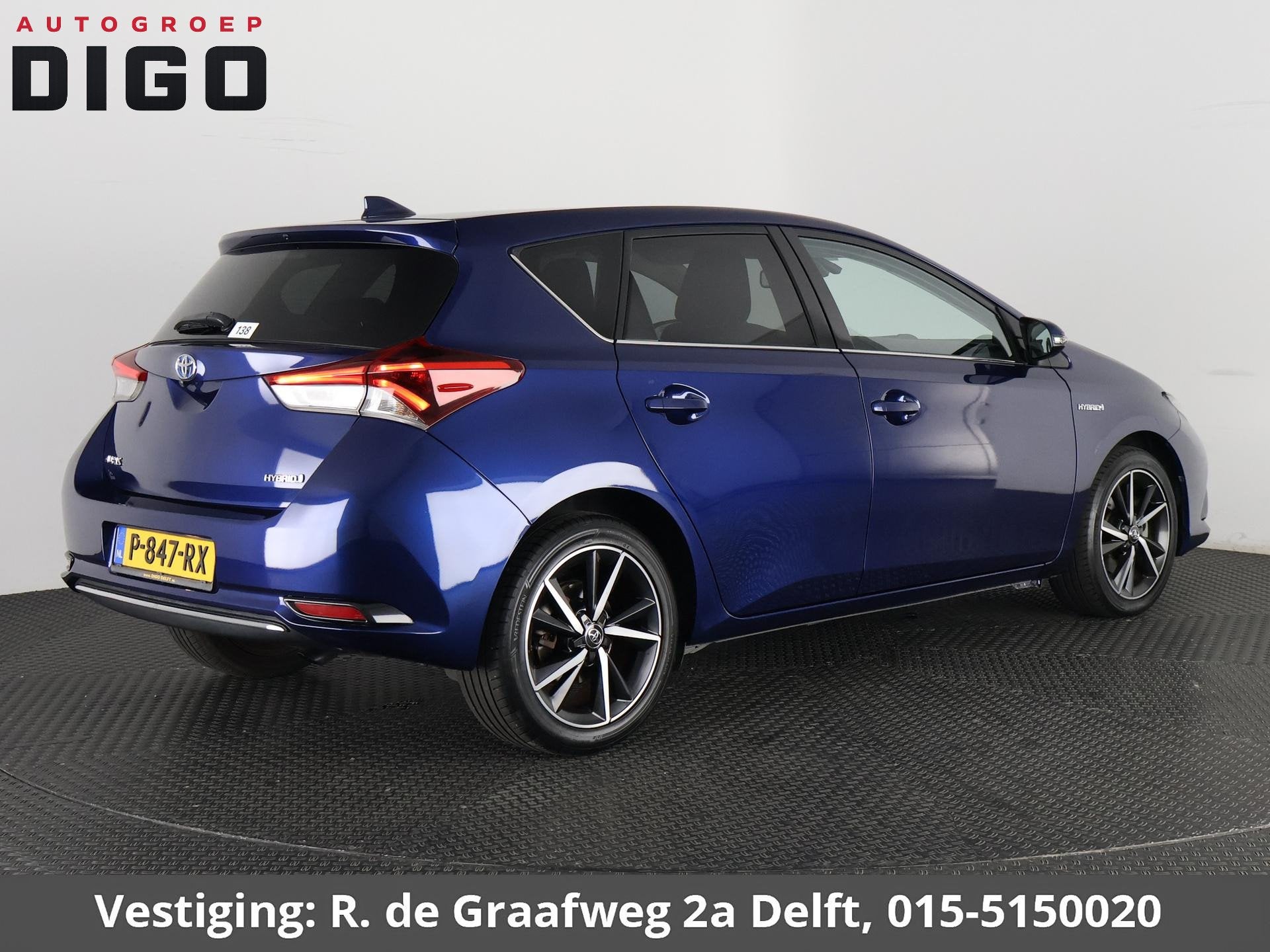 Toyota Auris 1.8 Hybrid Executive | Navigatie | Sportstoelen, Dealer onderhouden, 136 pk, Gebruikt, 4 cilinders