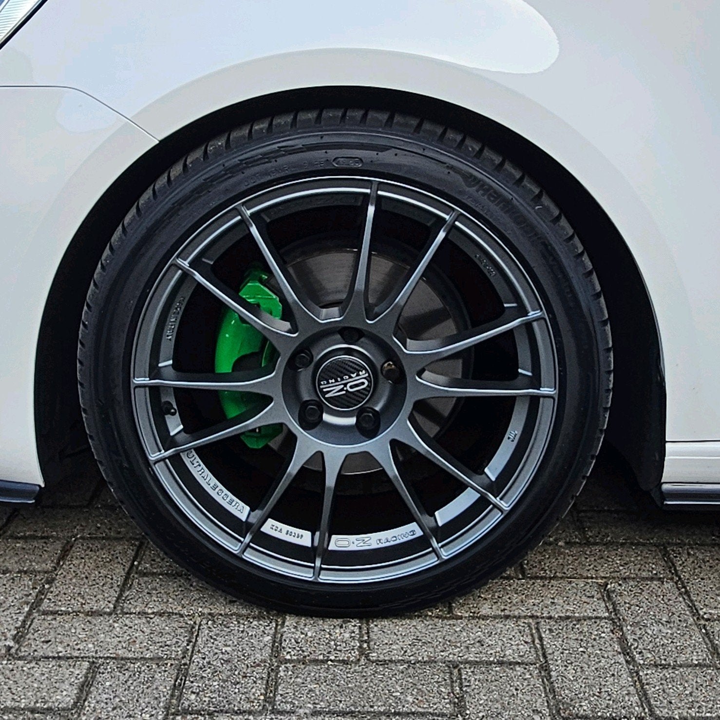 Nieuw set OZ Ultraleggera 8x18 inch met Hankook 225-40-18, Auto-onderdelen, Ophalen, 18 inch, Nieuw, Zomerbanden