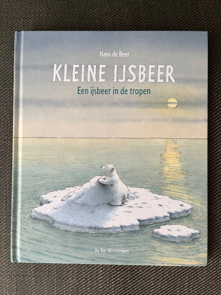 Hans de Beer - Kleine ijsbeer Een ijsbeer in de tropen. (Hc), Hans de Beer, Fictie algemeen, Ophalen of Verzenden, Zo goed als nieuw