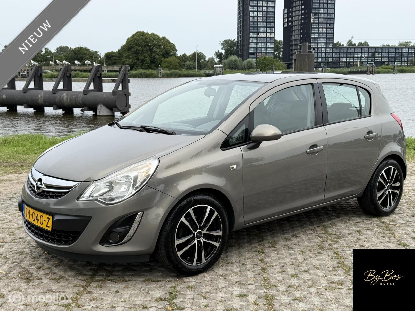 Opel Corsa 1.4-16V Innovation 5-Drs Airco Stoelverw. Leer LM, Voorwielaandrijving, Euro 5, 86 pk, 1398 cc
