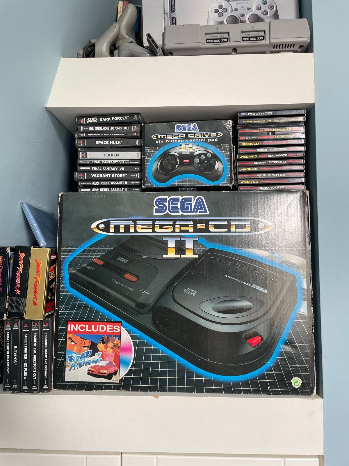 Sega Mega-CD II met controller en games, Ophalen of Verzenden, Zo goed als nieuw, Met 1 controller, Met games