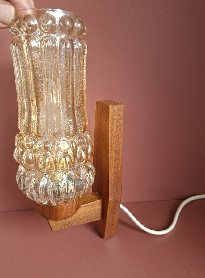 Vintage Scandinavische wandlamp teak en amberglas, Ophalen of Verzenden, Zo goed als nieuw, Glas, Vintage