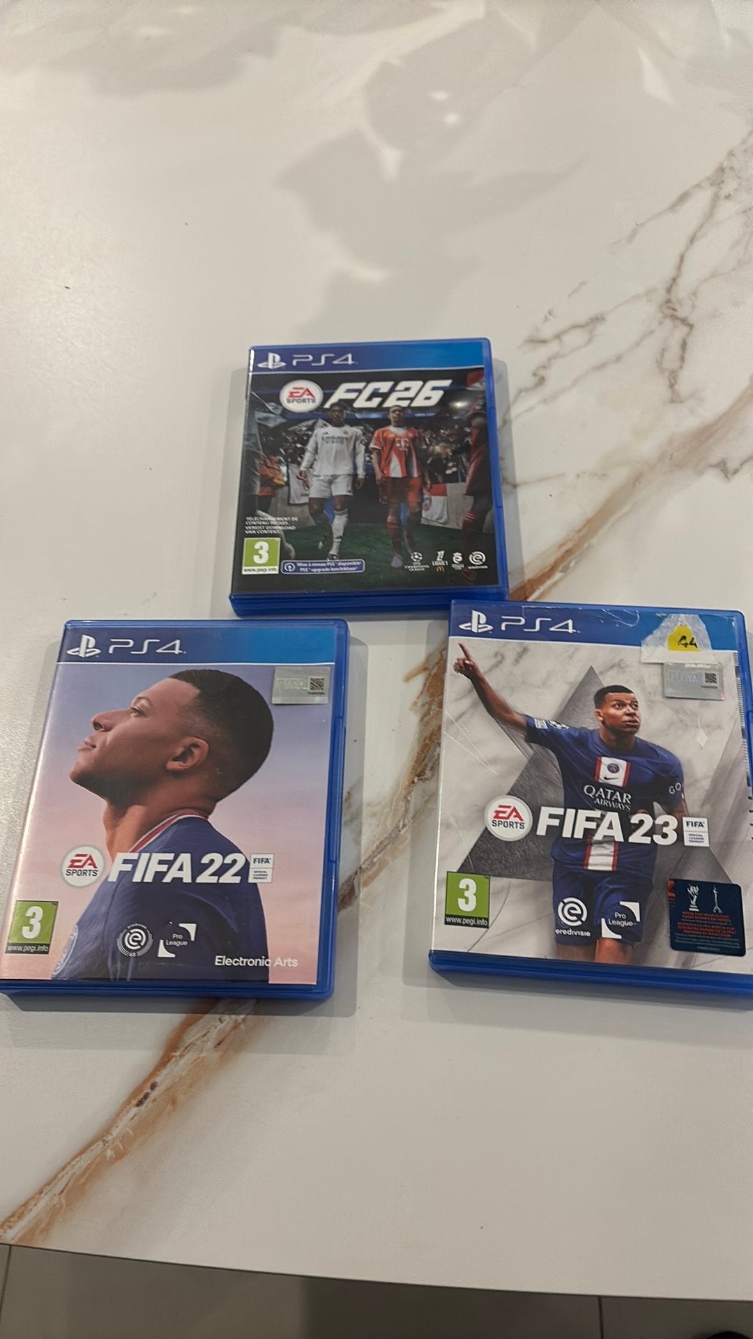 Ps4 spel fc26 €25 en fifa 23 €15 en fifa 22 €10, Ophalen, Online, Gebruikt, Sport