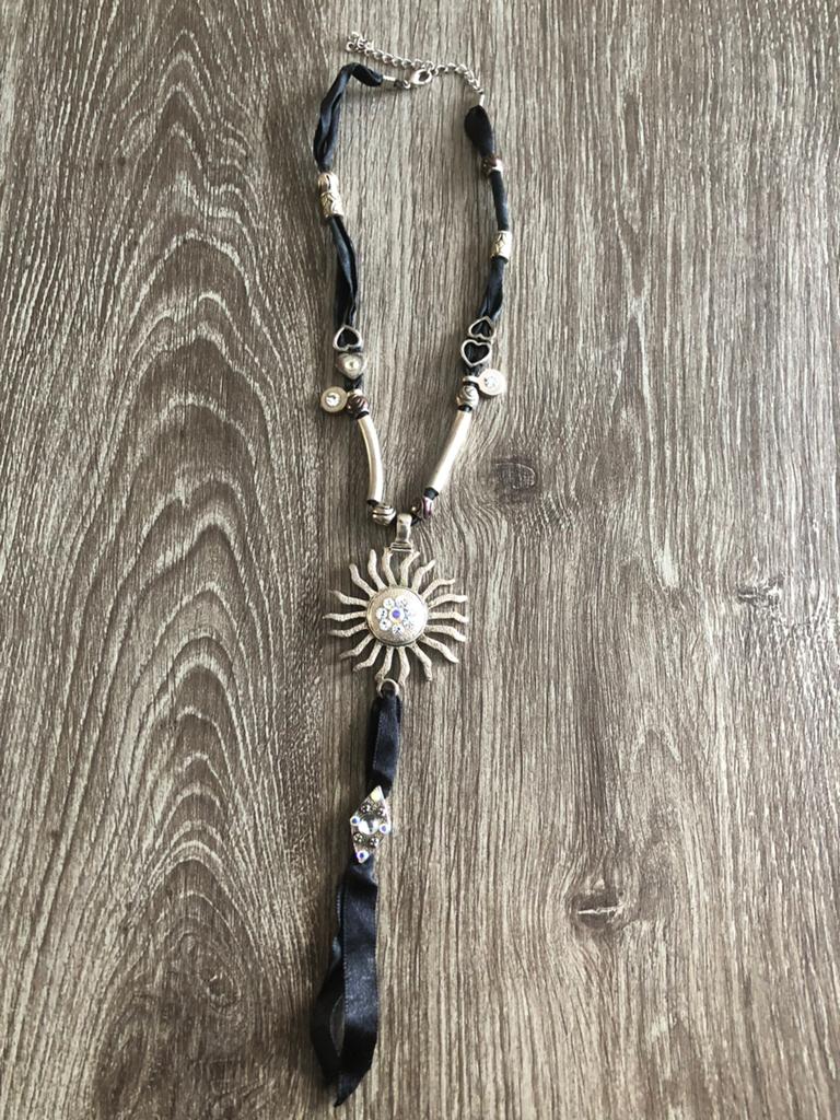 Leuke ketting, Zwart, Ophalen of Verzenden, Zo goed als nieuw, Overige materialen