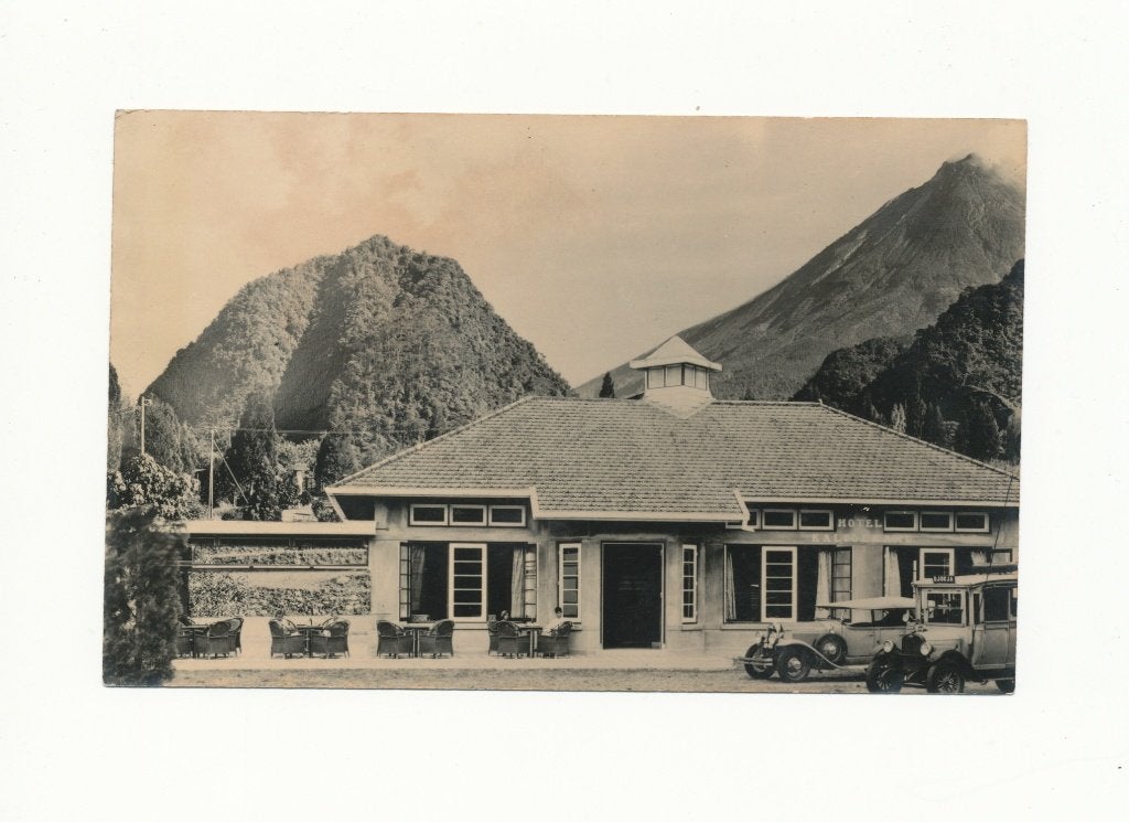 AK Hotel Kalioerang Merapi Djogja, Verzenden, 1920 tot 1940, Ongelopen, Buiten Europa