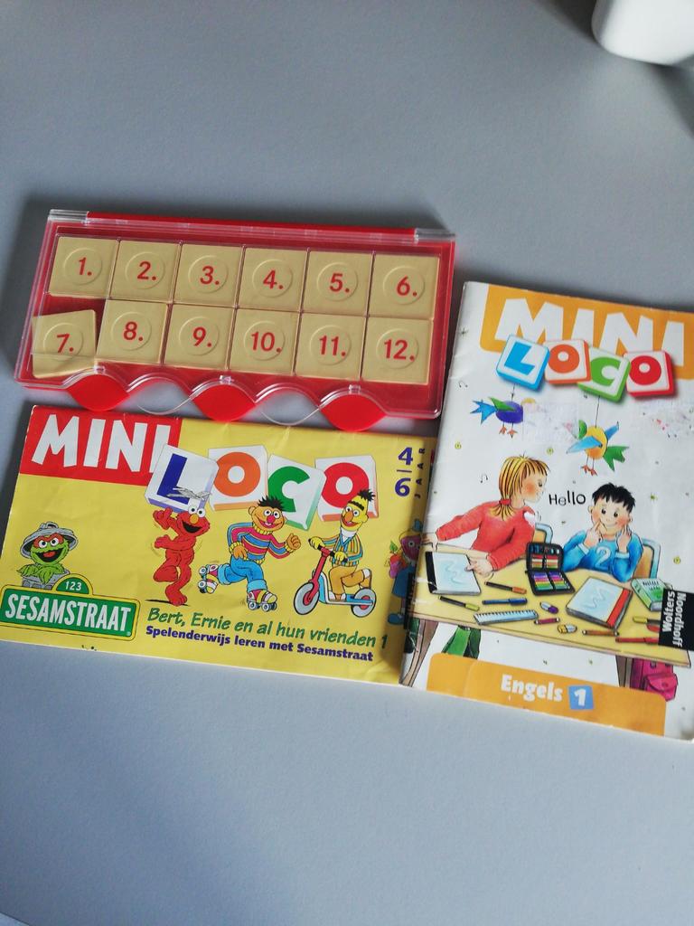 Mini loco tegeldoos met 2 boekjes, 4-6 jaar, Kinderen en Baby's, Speelgoed | Educatief en Creatief, Ophalen of Verzenden, Zo goed als nieuw