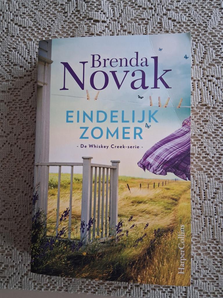 Brenda Novak  Eindelijk zomer, Ophalen of Verzenden, Gelezen, Brenda Novak