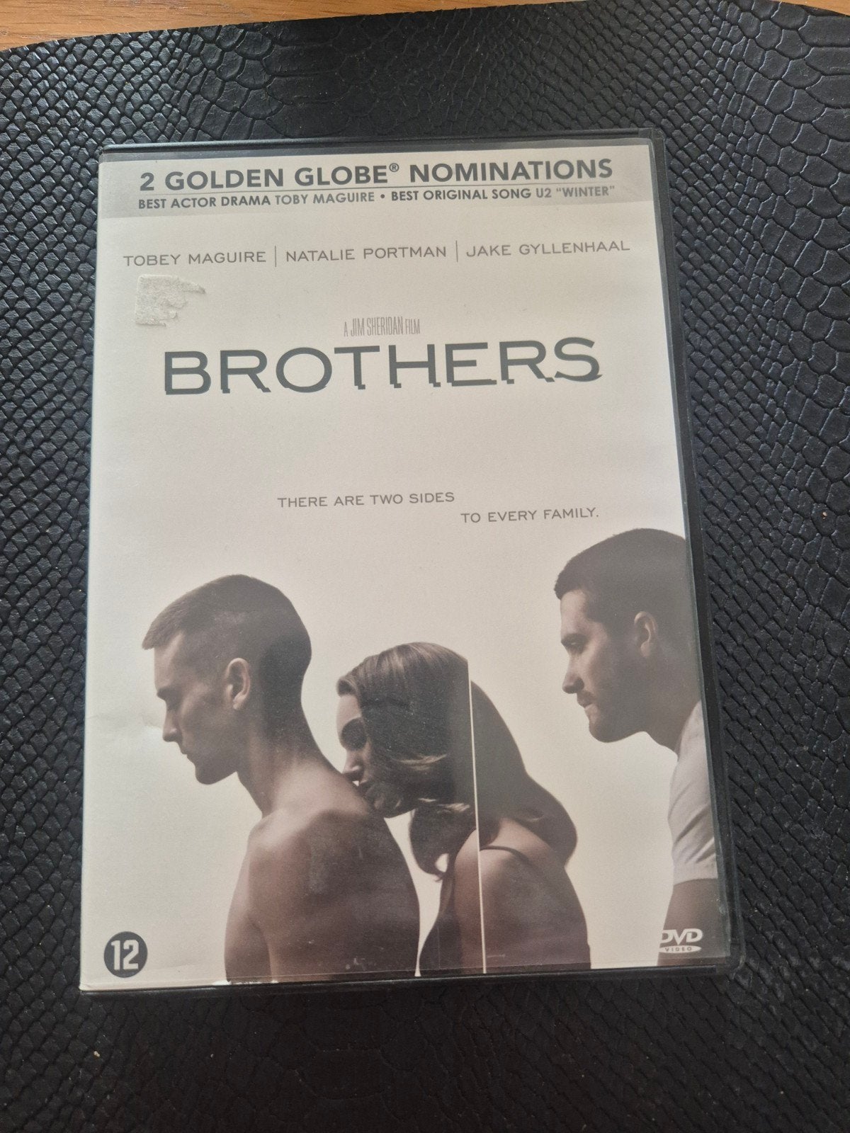 Brothers, Vanaf 12 jaar, Ophalen of Verzenden, Zo goed als nieuw