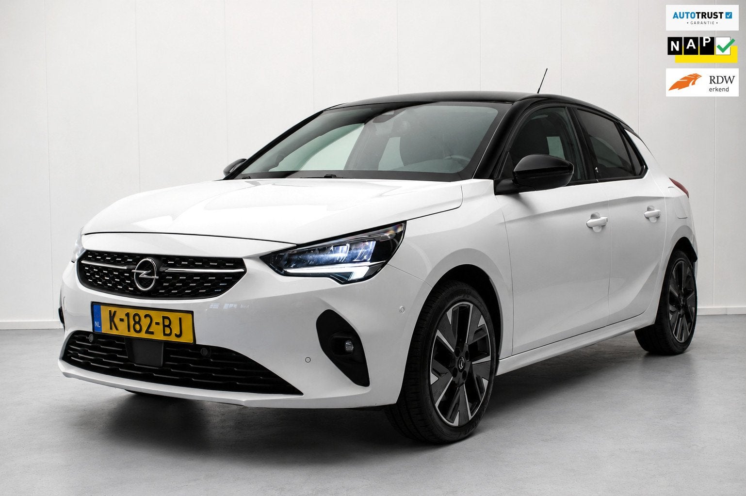 Opel Corsa-e Elegance Sport 50 kWh NL-auto [ Camera Digital, Auto's, 136 pk, Gebruikt, Zwart, Leder en Stof