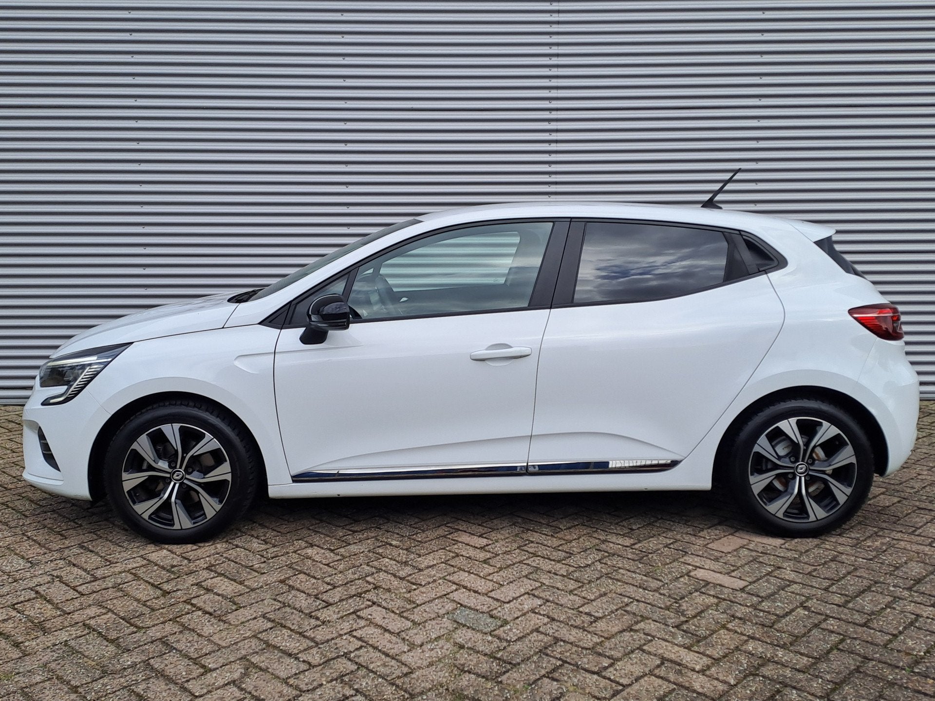 Renault Clio 1.6 E-Tech Full Hybrid 145 evolution AUTOMAAT |, Auto's, 12 maanden, Gebruikt, Euro 6, 4 cilinders