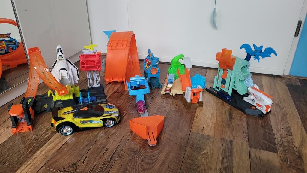 Hot wheels set auto's en banen, Ophalen of Verzenden, Zo goed als nieuw, Overige merken