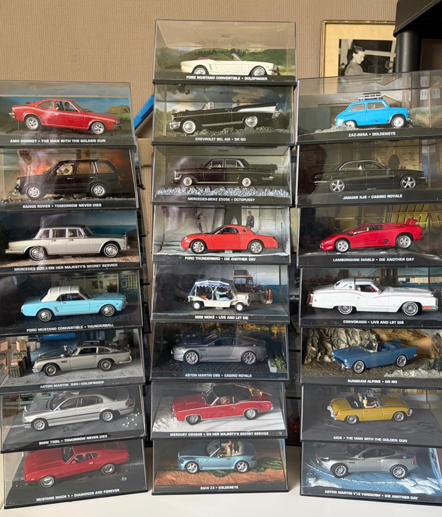 40 James Bond auto’s, Ophalen of Verzenden, Zo goed als nieuw, Auto, Overige merken