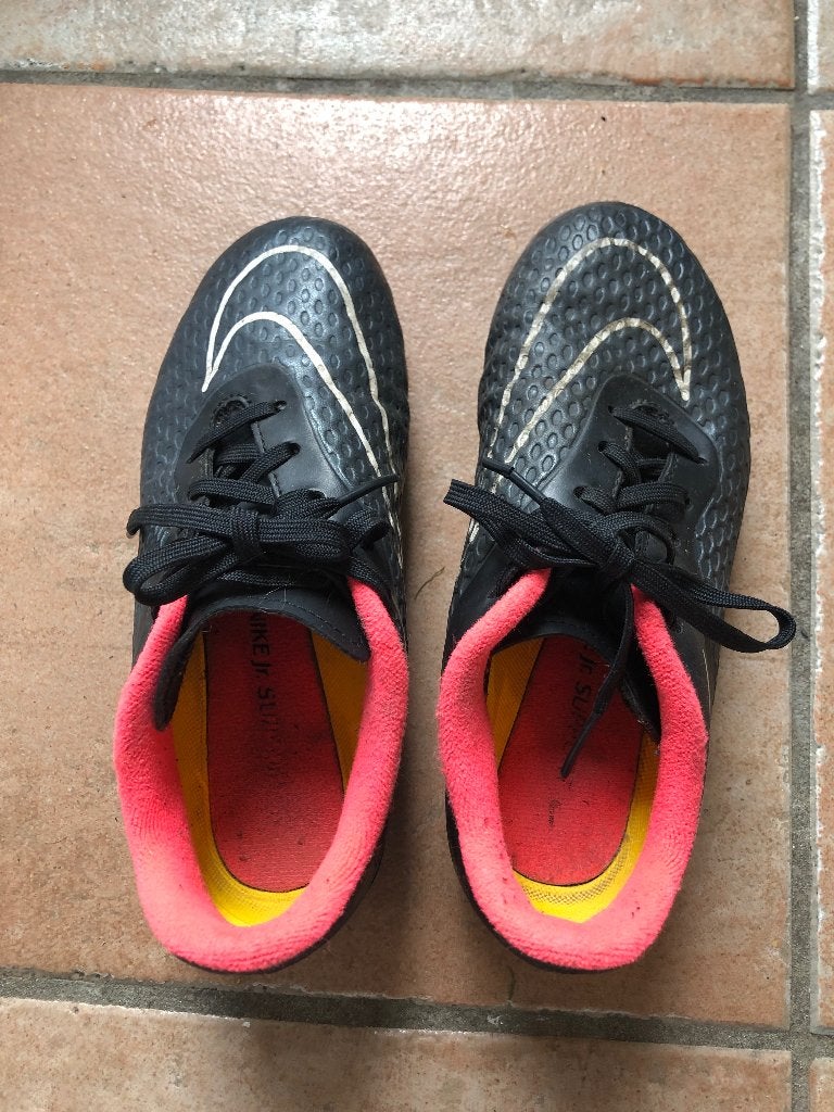 Voetbalschoenen Nike maat 33,5, Gebruikt, Maat XS of kleiner, Schoenen, Ophalen of Verzenden