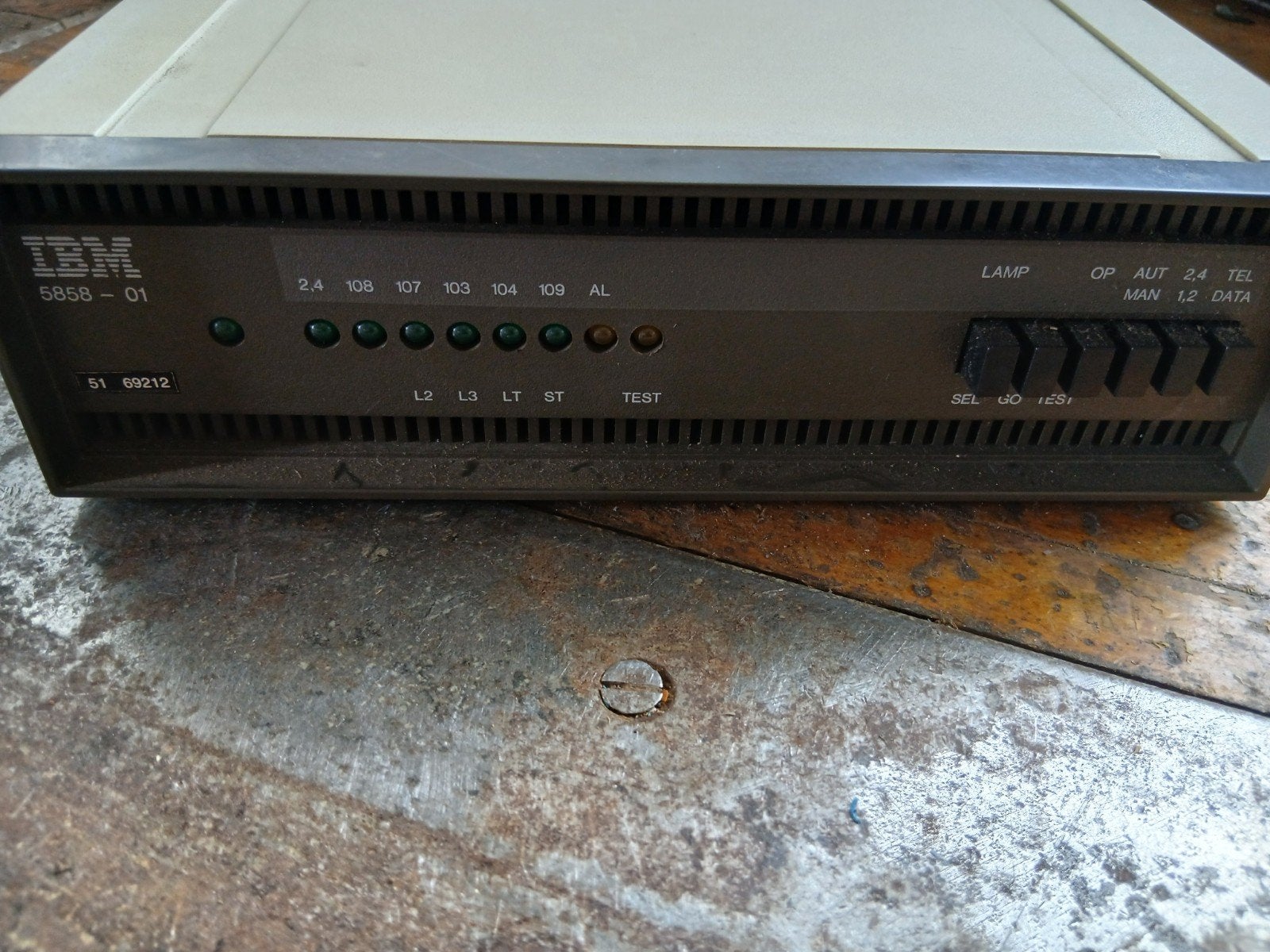 Vintage IBM 5858-01 Modem - Zeldzaam verzamelobject, Onbekend, geproduceerd in Italië, Router met modem, Gebruikt, Ophalen of Verzenden