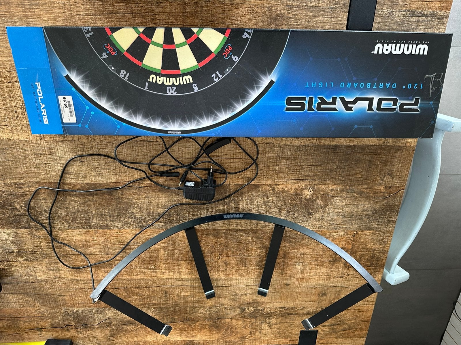 Winmau dartbord led light Polaris, Ophalen, Zo goed als nieuw