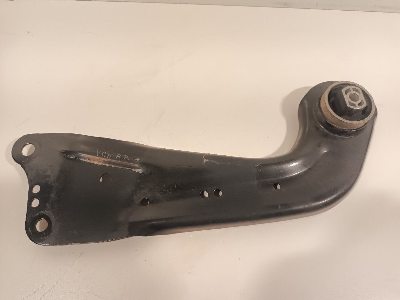 Draagarm rechts achter Volkswagen Golf, Onderdelen@venauto.nl, Van der Ven Autorecycling B.V., Gebruikt, Ettenseweg 76, 4706 PB Roosendaal, The Netherlands