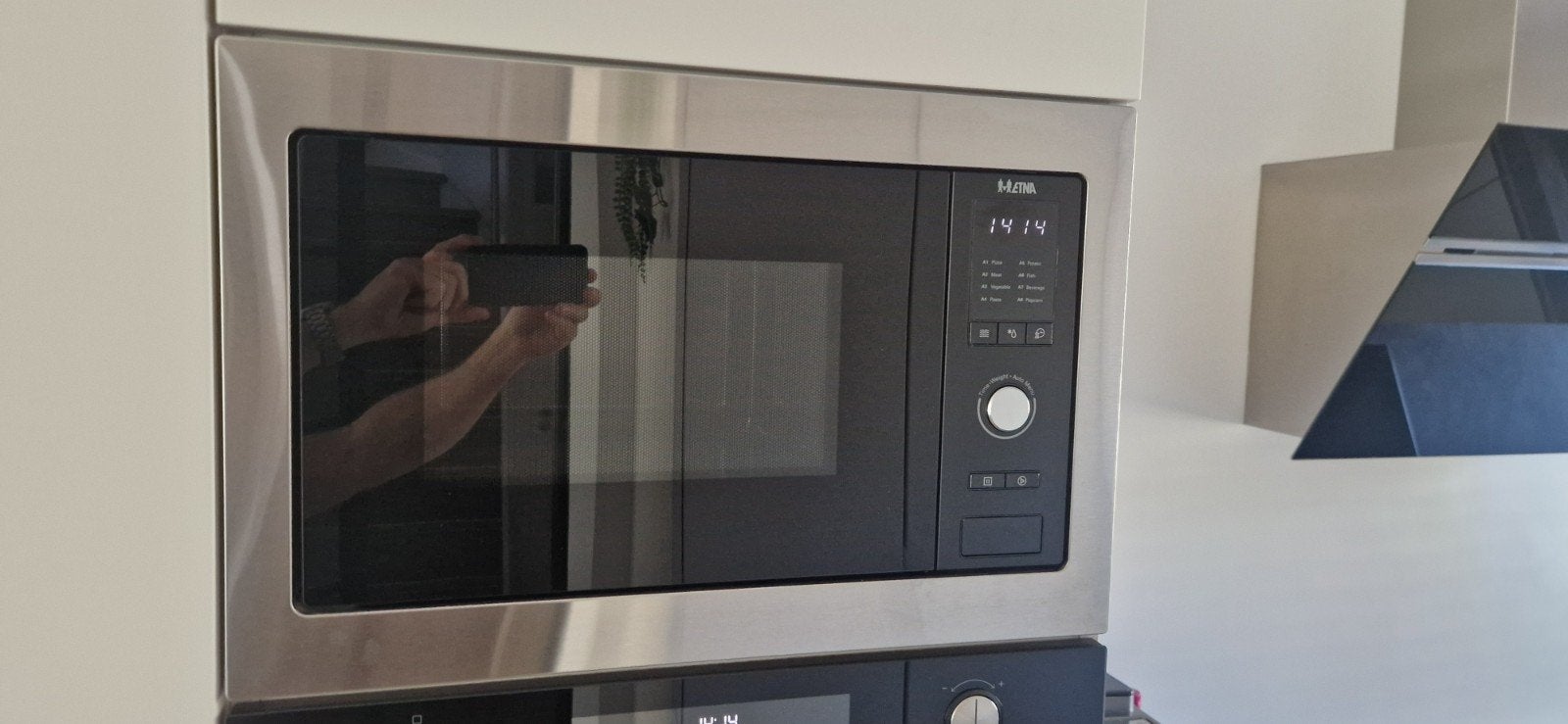 Etna Inbouw Magnetron 900W Zwart - Display LED defect, Ophalen, Zo goed als nieuw