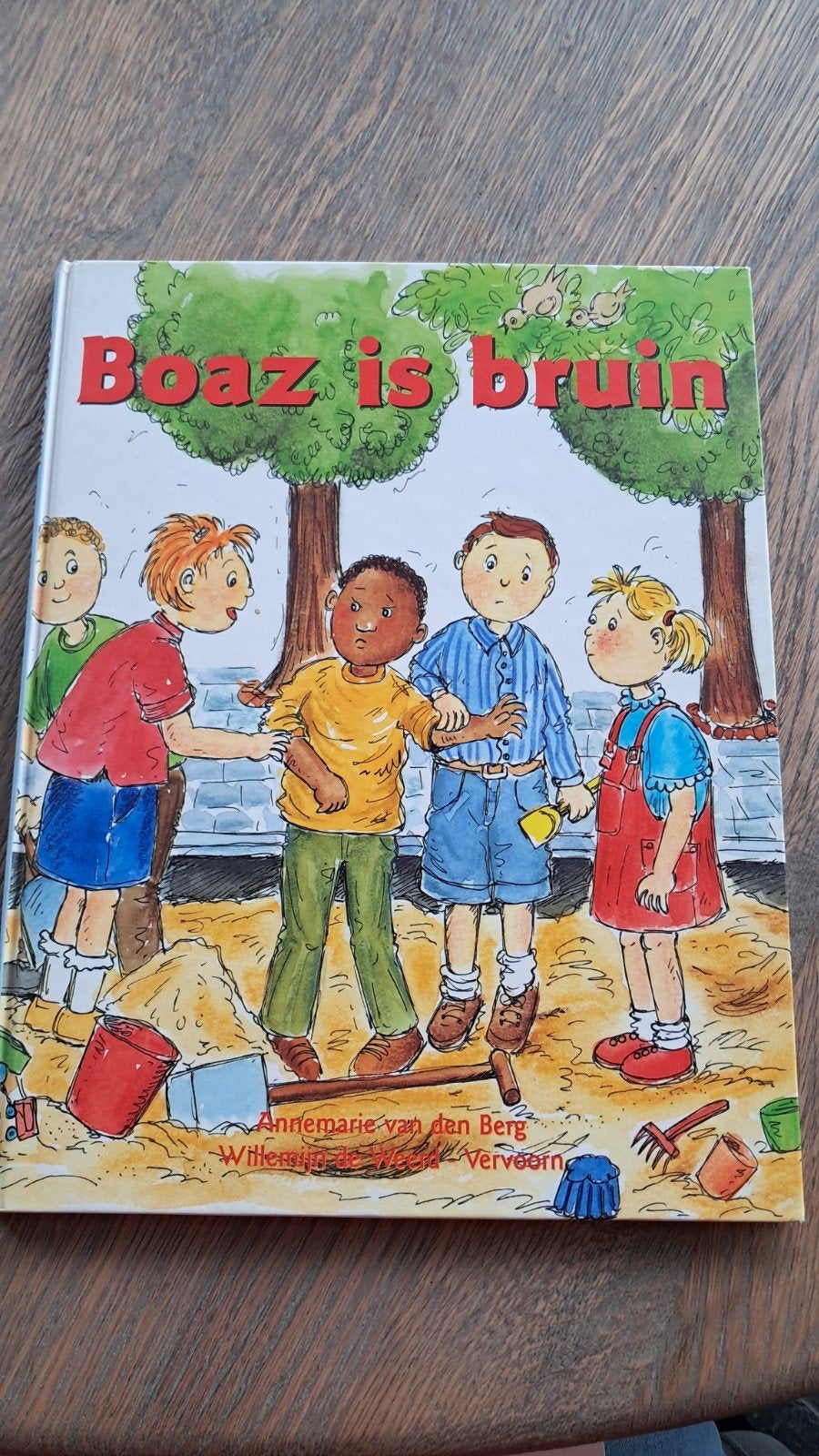Boaz is bruin - Prentenboek over acceptatie, Ophalen of Verzenden