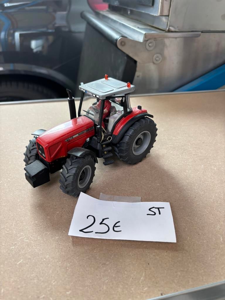 Tractors Schaal 1:32 Siku, Hobby en Vrije tijd, Modelauto's | 1:32, Ophalen of Verzenden, Zo goed als nieuw, Tractor of Landbouw