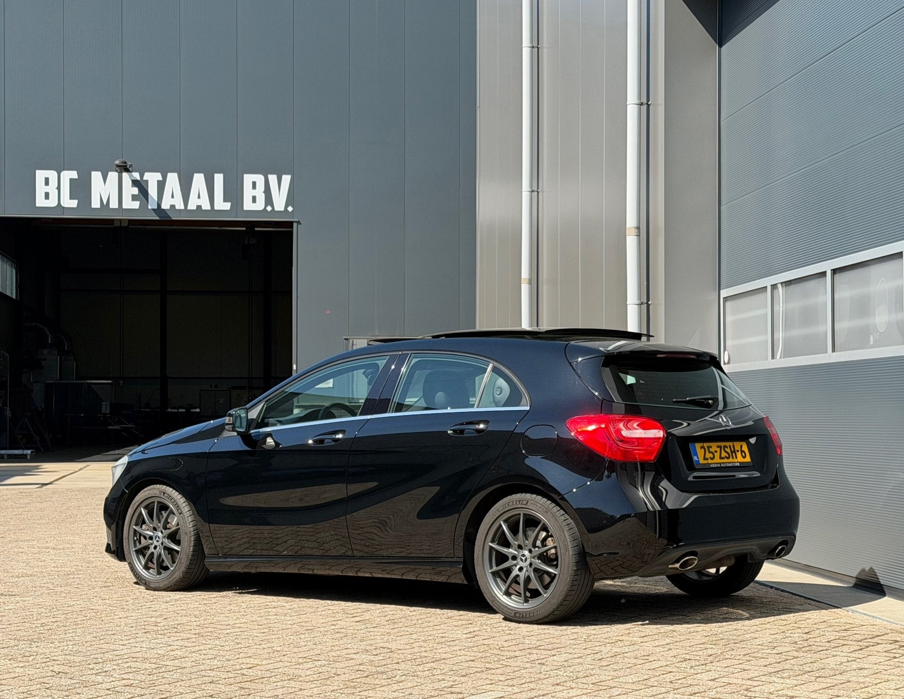 Mercedes-Benz A-klasse 250 bj.2013 Autom|Pano|NL auto|Nap., Auto's, 1345 kg, Gebruikt, Zwart, Bedrijf