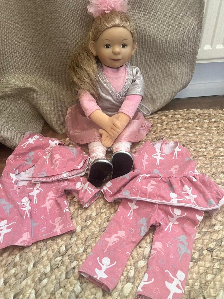 Leuke pop  met extra setje kleding, Kinderen en Baby's, Speelgoed | Poppen, Ophalen of Verzenden, Zo goed als nieuw, Babypop