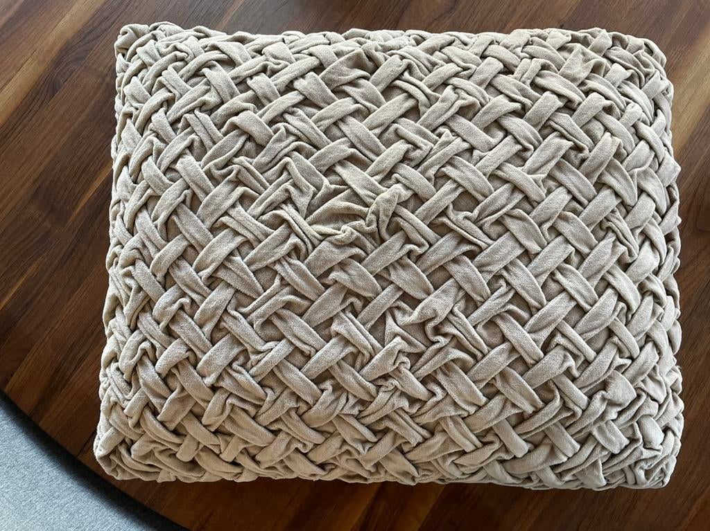 Sierkussen Hinck Design, Huis en Inrichting, Ophalen of Verzenden, Gebruikt, Beige, Rechthoekig