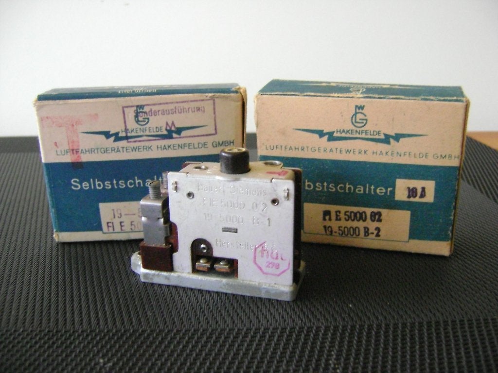 Luftwaffe Selbstschalter 10A, FLE5000 02., Ophalen of Verzenden, Luchtmacht, Duitsland