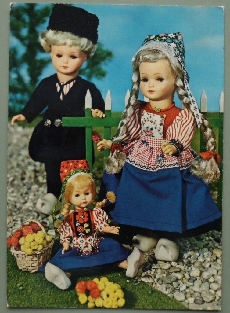 Dovina klederdracht poppen 5, Ophalen of Verzenden, 1960 tot 1980, Ongelopen, Klederdracht