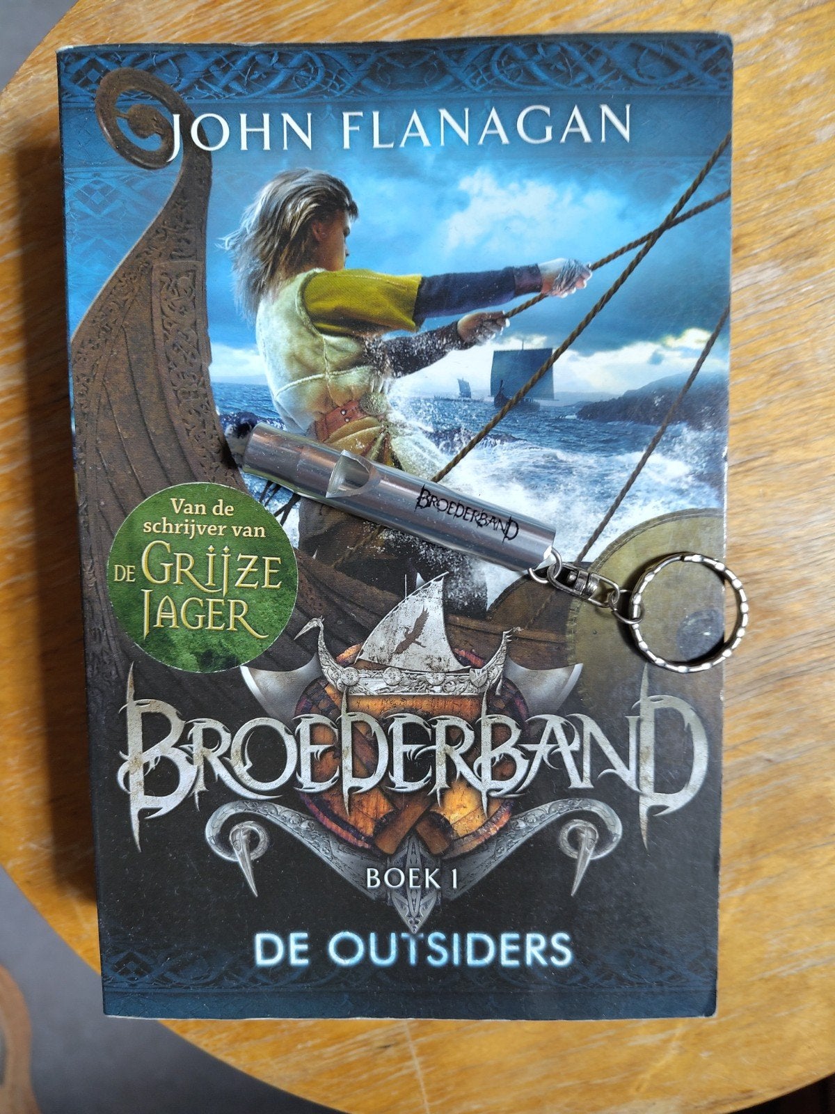 Broederband deel 1, Ophalen of Verzenden, Gelezen, John Flanagan