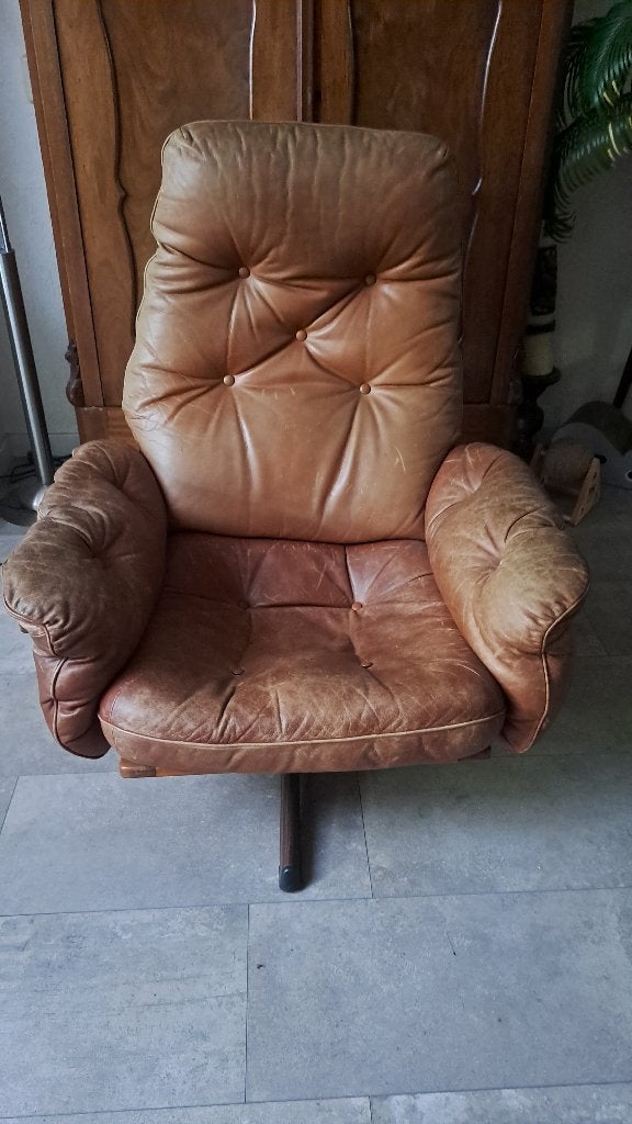 Heerlijk zittende leren draaistoel, Huis en Inrichting, Fauteuils, Ophalen, Zie foto, Gebruikt, 75 tot 100 cm